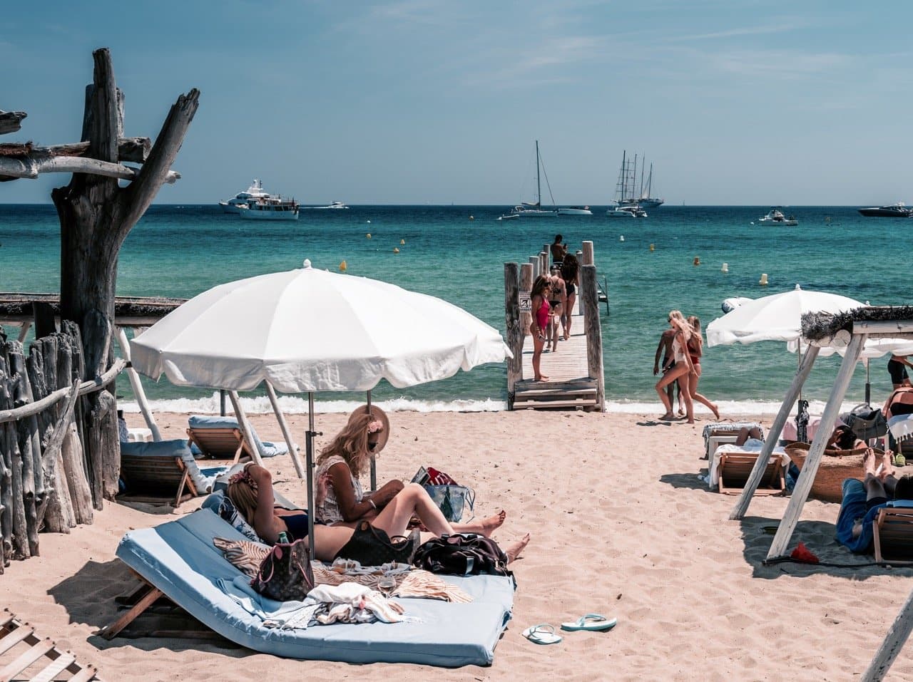 Wall Art Viewer Frames Render