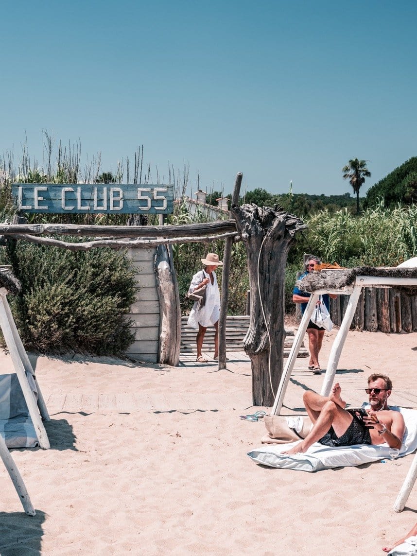 Wall Art Viewer Frames Render